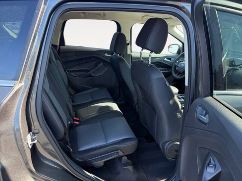 Used 2017 Ford Escape SE image 18