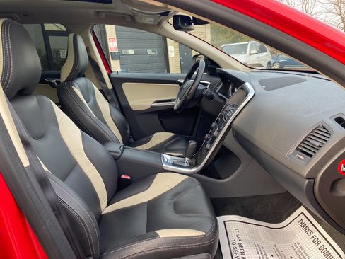 Used 2012 Volvo XC60 T6 R-Design Platinum image 28