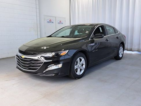 Used 2024 Chevrolet Malibu LT image 2