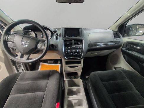 Used 2016 Dodge Grand Caravan SE w/ Quick Order Package 29E SE FWD image 10