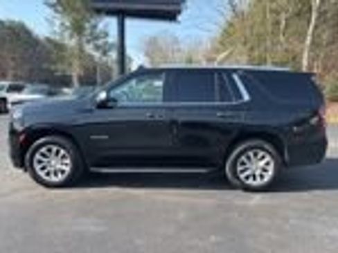 Used 2024 Chevrolet Tahoe Premier RWD image 3