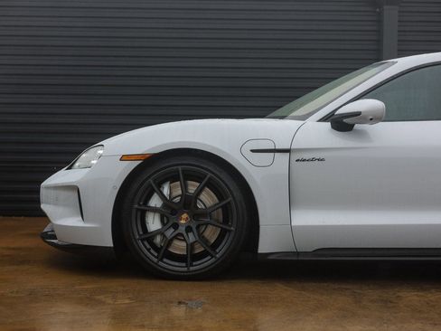 New 2026 Porsche Taycan GTS AWD/4WD image 11