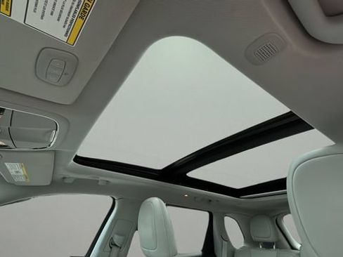 Used 2021 Jeep Cherokee Latitude Lux w/ Sun & Sound Group FWD image 19