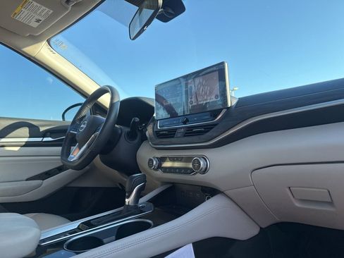 Certified 2023 Nissan Altima 2.5 SL FWD image 25