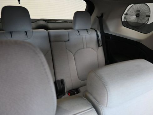 Used 2023 Honda Pilot LX image 42