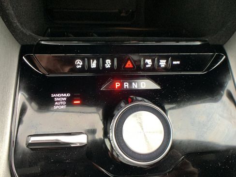 Used 2025 Jeep Wagoneer 4WD image 20