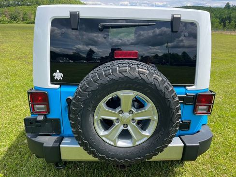 Used 2017 Jeep Wrangler Unlimited Sahara w/ Quick Order Package 24E Chief AWD/4WD image 4