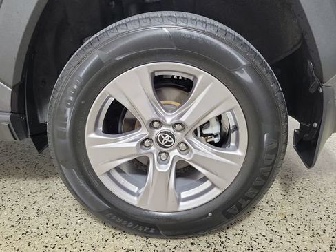Used 2023 Toyota RAV4 XLE FWD image 8