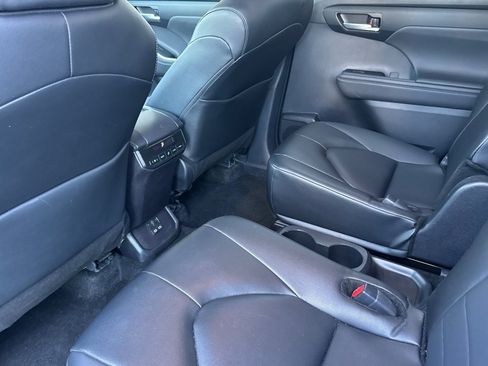 Used 2026 Toyota Highlander XLE AWD/4WD image 26