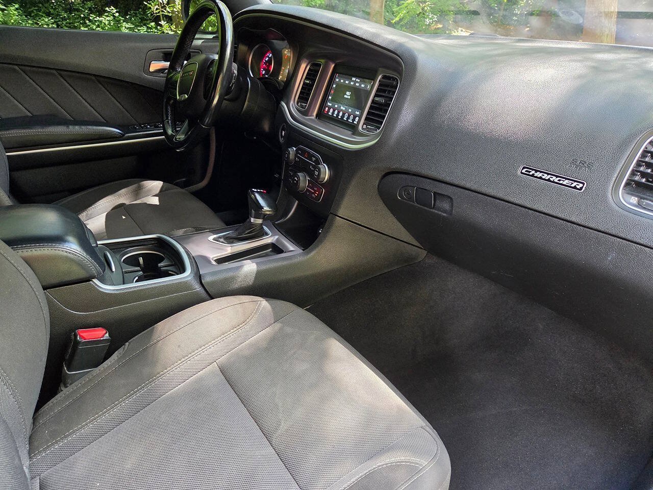 Used 2022 Dodge Charger SXT RWD image 9