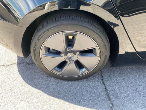 Used 2023 Tesla Model 3 Standard Range RWD image 5
