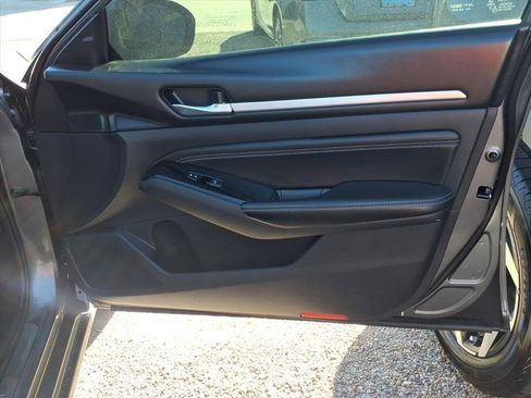 Used 2021 Nissan Altima 2.5 Platinum image 11