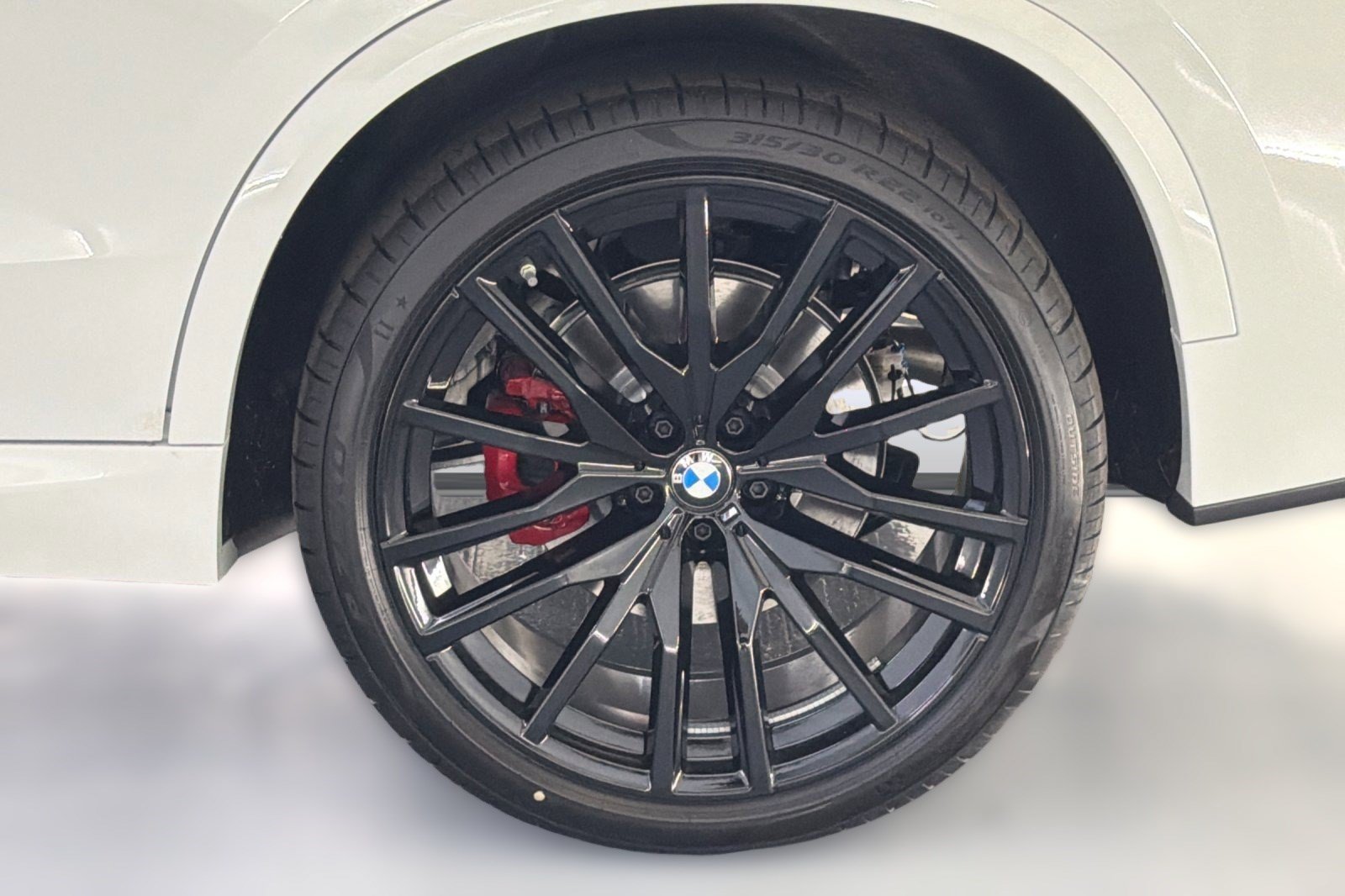 Used 2026 BMW X5 xDrive40i w/ M Sport Package AWD/4WD image 11