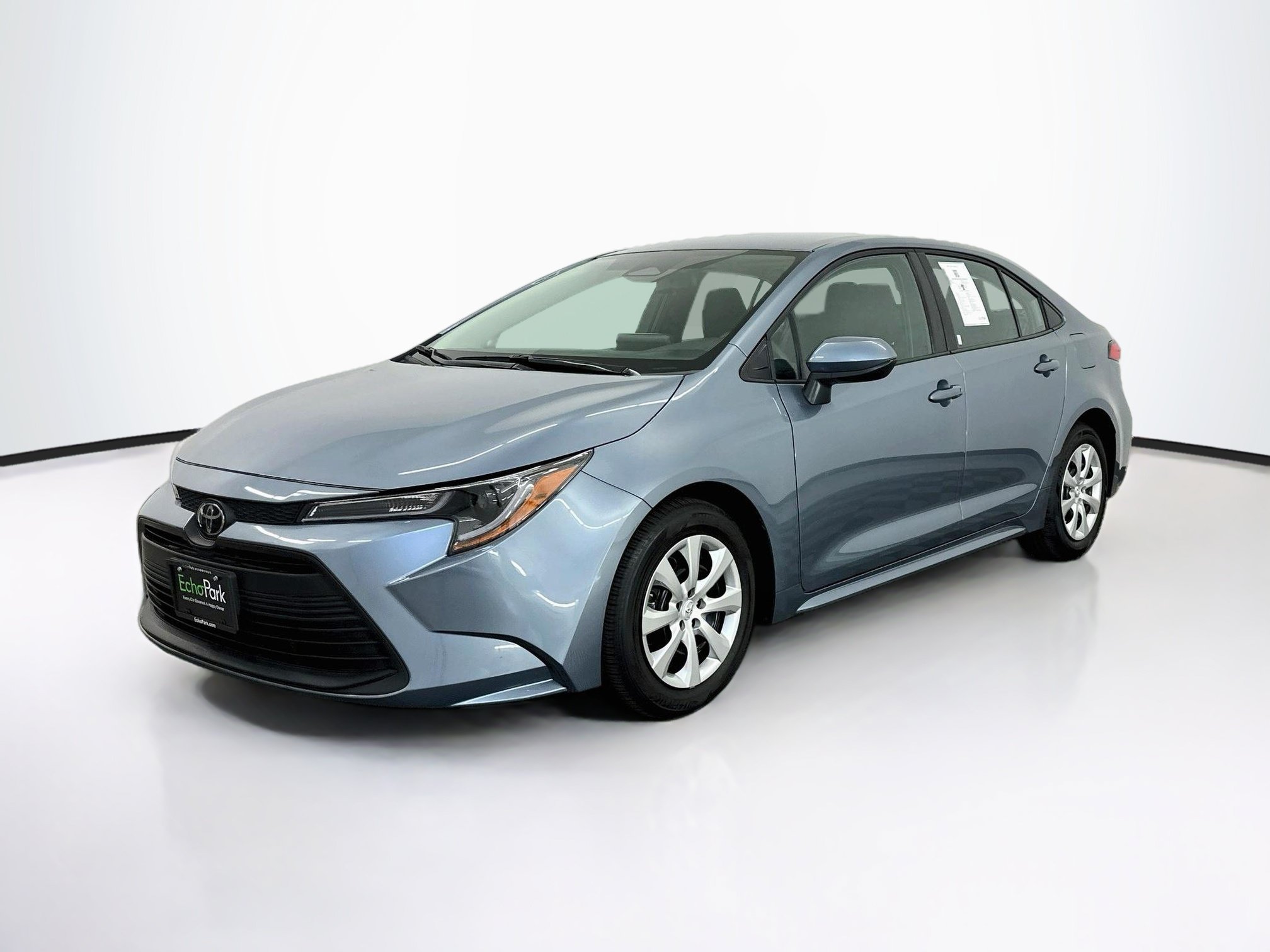 Used 2026 Toyota Corolla LE FWD image 3