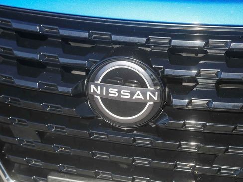 Used 2023 Nissan Kicks SV FWD image 5