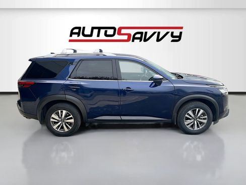 Used 2022 Nissan Pathfinder SL FWD image 8