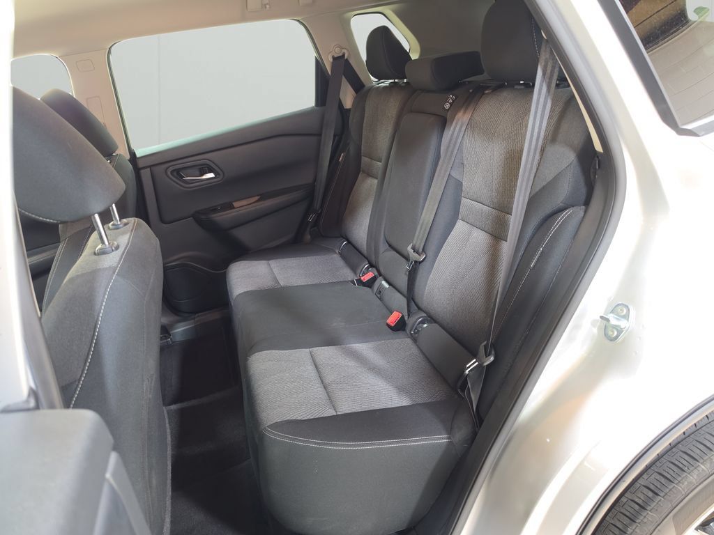 Used 2025 Nissan Rogue SV AWD/4WD image 15