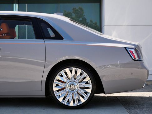 New 2025 Rolls-Royce Ghost image 22
