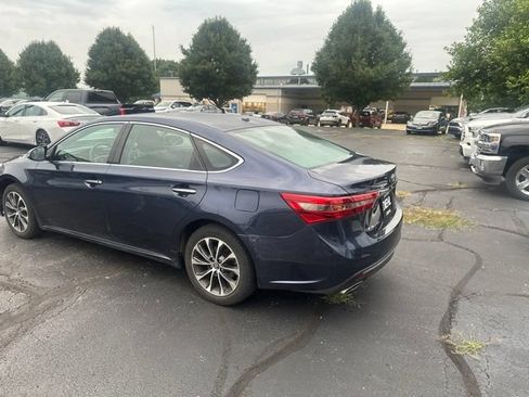Used 2018 Toyota Avalon XLE Premium w/ All Weather Liner Package FWD image 5