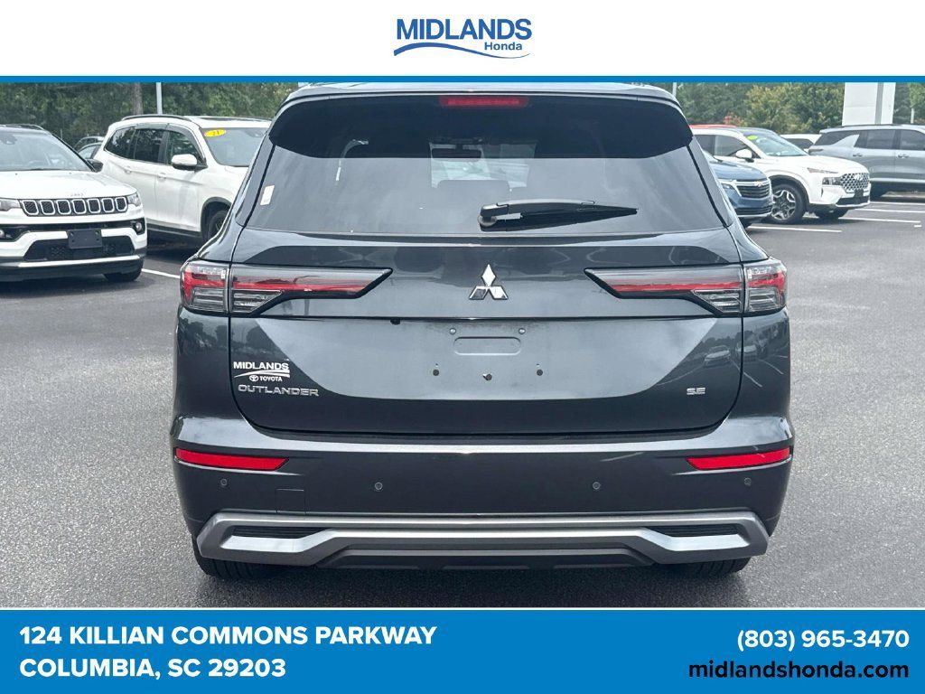 Used 2025 Mitsubishi Outlander SE FWD image 6