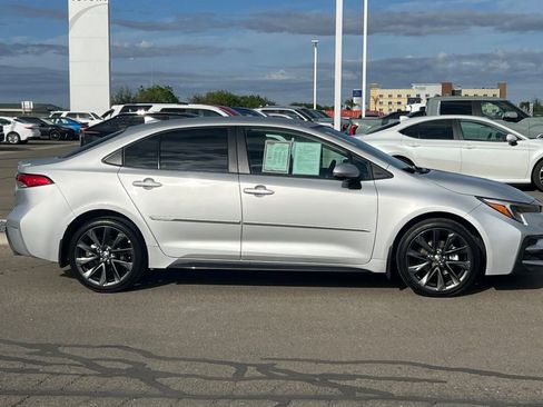 Certified 2025 Toyota Corolla SE image 3