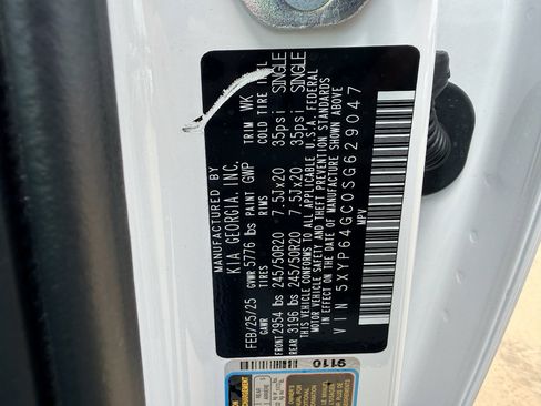 Used 2025 Kia Telluride S FWD image 31