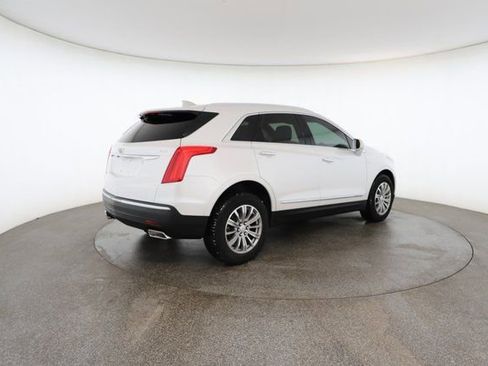 Used 2017 Cadillac XT5 Luxury w/ Driver Awareness Package image 18