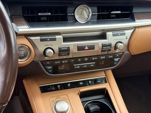 Used 2017 Lexus ES 350 w/ Luxury Package FWD image 15
