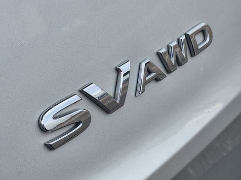 Used 2023 Nissan Rogue SV image 12