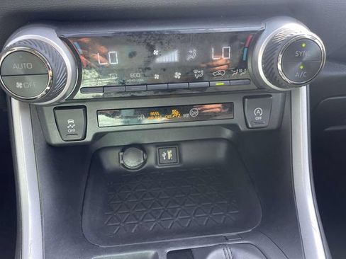 Used 2024 Toyota RAV4 XLE FWD image 35