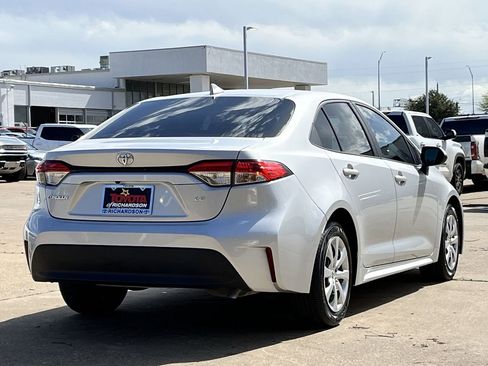Used 2023 Toyota Corolla LE image 4
