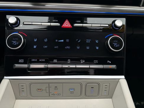Used 2025 Hyundai Santa Fe Calligraphy image 34