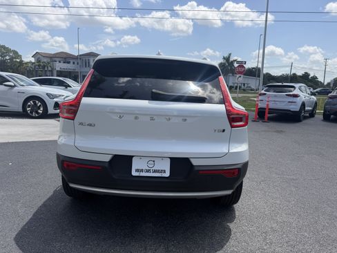 Used 2021 Volvo XC40 T5 Momentum w/ Protection Package Premier AWD/4WD image 4