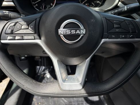 Used 2025 Nissan Altima 2.5 SV image 31