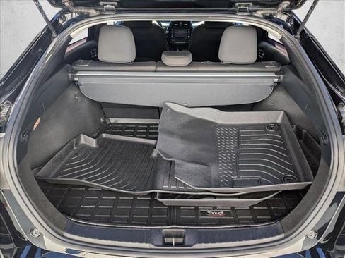 Used 2022 Toyota Prius LE image 6