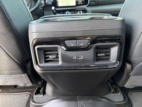 Used 2025 GMC Sierra 2500 AT4 AWD/4WD image 18
