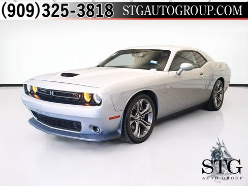 Used 2021 Dodge Challenger R/T RWD image 1