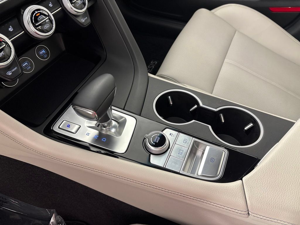 Used 2023 Genesis G70 2.0T RWD image 36