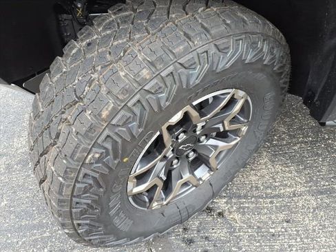 New 2026 Chevrolet Colorado ZR2 w/ Technology Package image 15