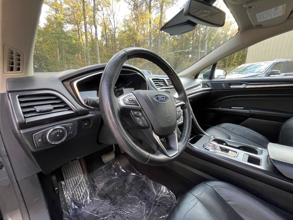 Used 2019 Ford Fusion Titanium AWD/4WD image 13