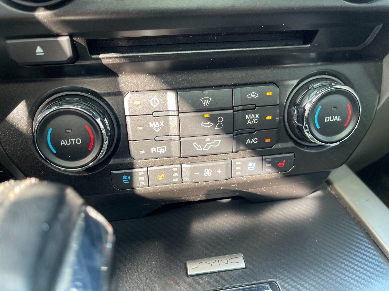 Used 2018 Ford F150 Lariat AWD/4WD image 24