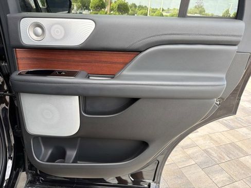 Certified 2023 Lincoln Navigator Reserve AWD/4WD image 22