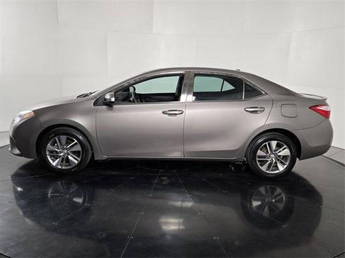 Used 2015 Toyota Corolla LE image 3
