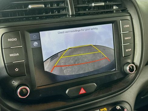 Used 2022 Kia Soul LX FWD image 10