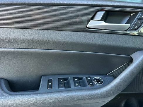 Used 2018 Hyundai Sonata Limited image 10