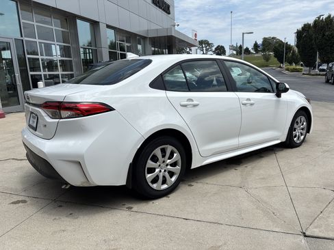 Used 2025 Toyota Corolla LE FWD image 6