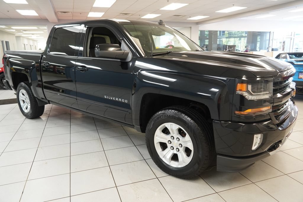 Used 2017 Chevrolet Silverado 1500 LT w/ All Star Edition AWD/4WD image 13
