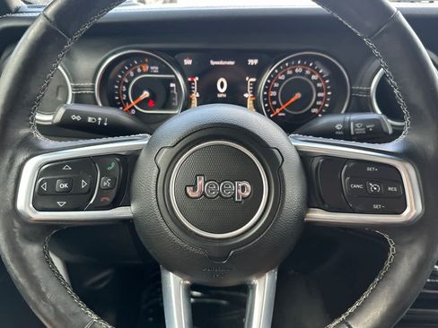 Used 2020 Jeep Gladiator Overland AWD/4WD image 23