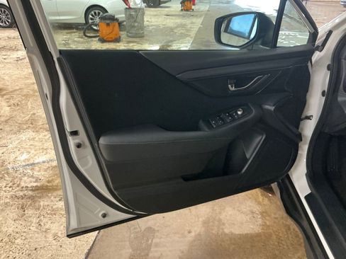 Used 2022 Subaru Outback Premium image 11