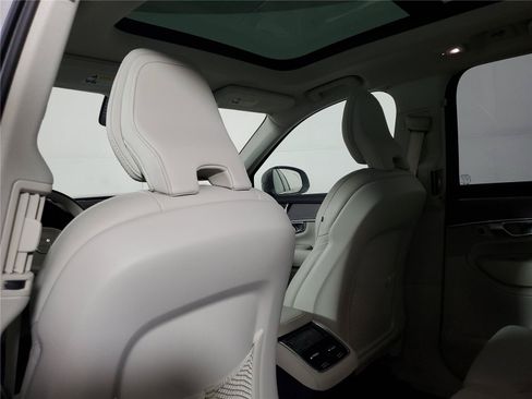 Certified 2026 Volvo XC90 B6 Ultra AWD/4WD image 14
